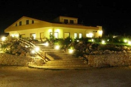 מטרה Agriturismo Terra Dei Sassi מראה חיצוני תמונה